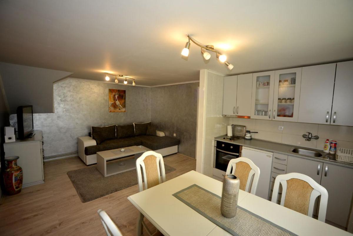 Apartment Vihor ซลาตีบอร์ ภายนอก รูปภาพ